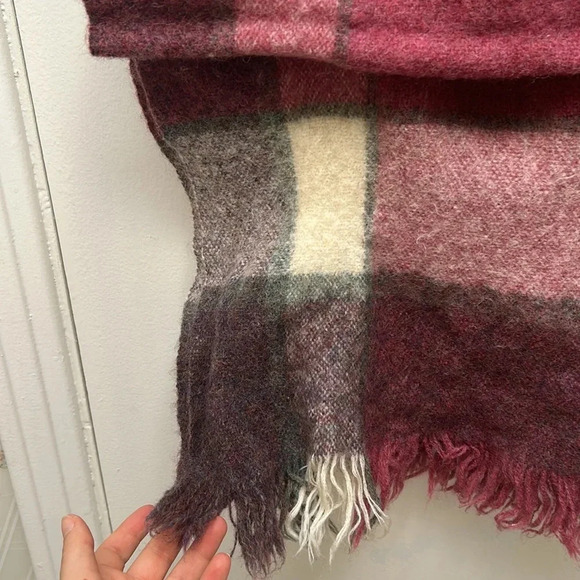 Vintage Avoca Handweavers 100% wool winter scarf in pink and purple plaid tartan - Picture 5 of 6